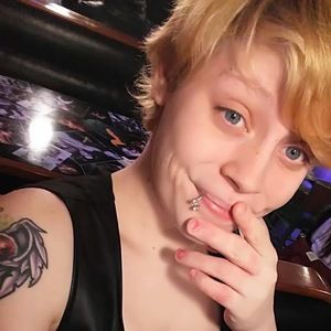 Meet your Posher, Cassandra